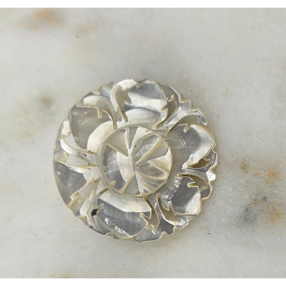 Vintage Carved Mother of Pearl Floral Brooch –‎ Pierced MOP Rose Pin